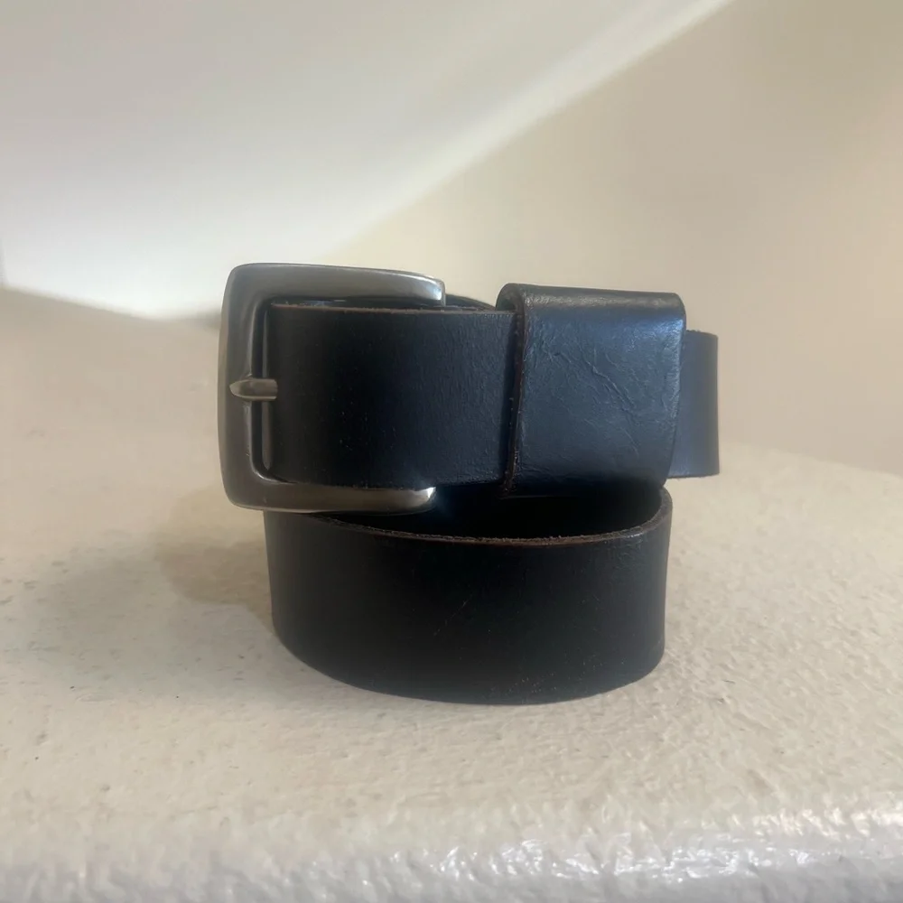 Unisex Black genuine leather silver tone buckle distressed western belt small